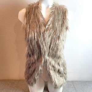 SEBBY COLLECTION Faux Fur and Knit Vest